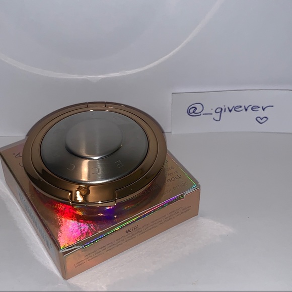 Becca Light Chaser Highlighter Pearl Flashes Gold - Picture 9 of 16